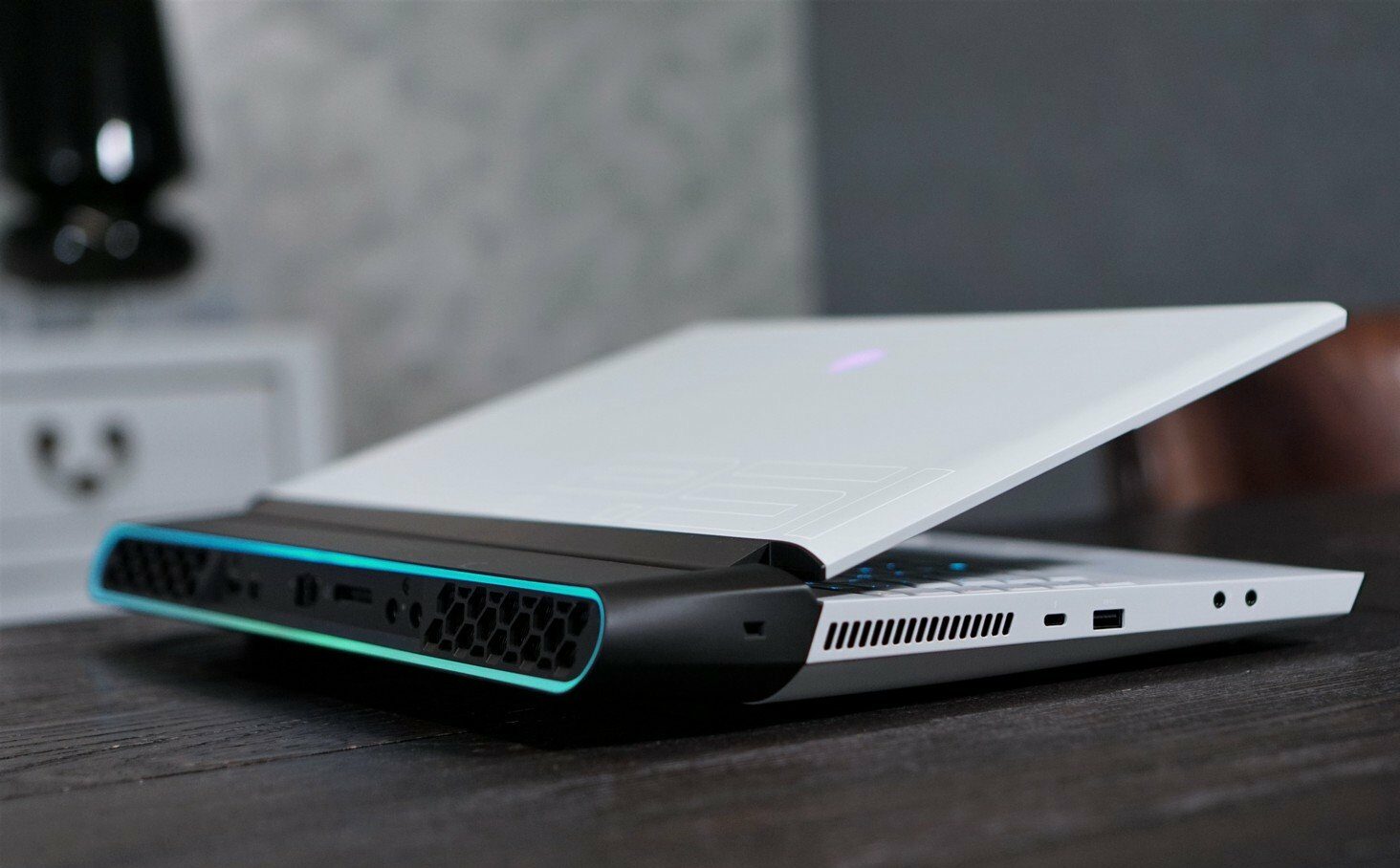 Alienware Area51 Gaming Laptop That Perform Like Desktop The World's